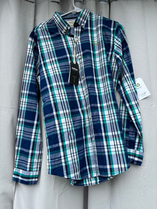 NWT Outfitters Plain Button-Up